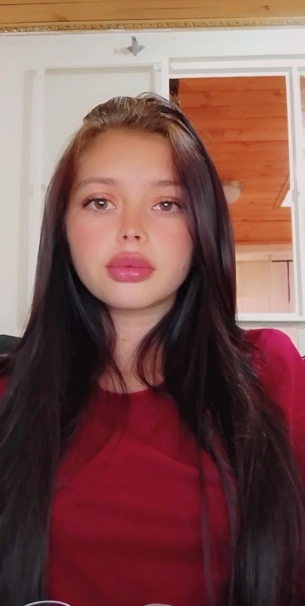 Laura R.